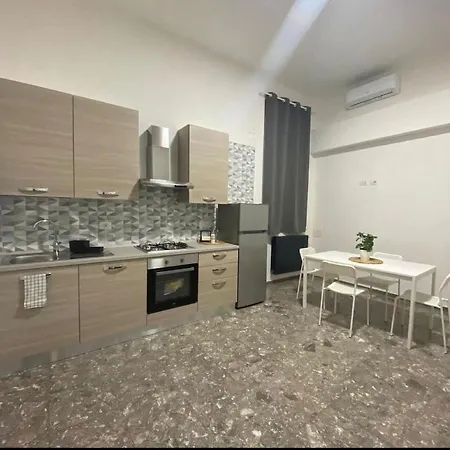 Maison Silvia Bed and Breakfast Νάπολη